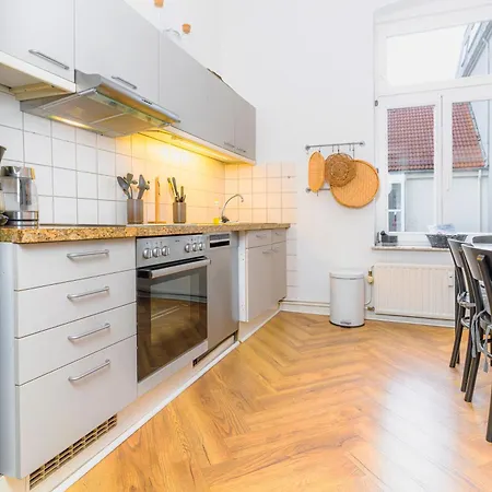 Hansekoje Direkt An Der Hafenspitze *